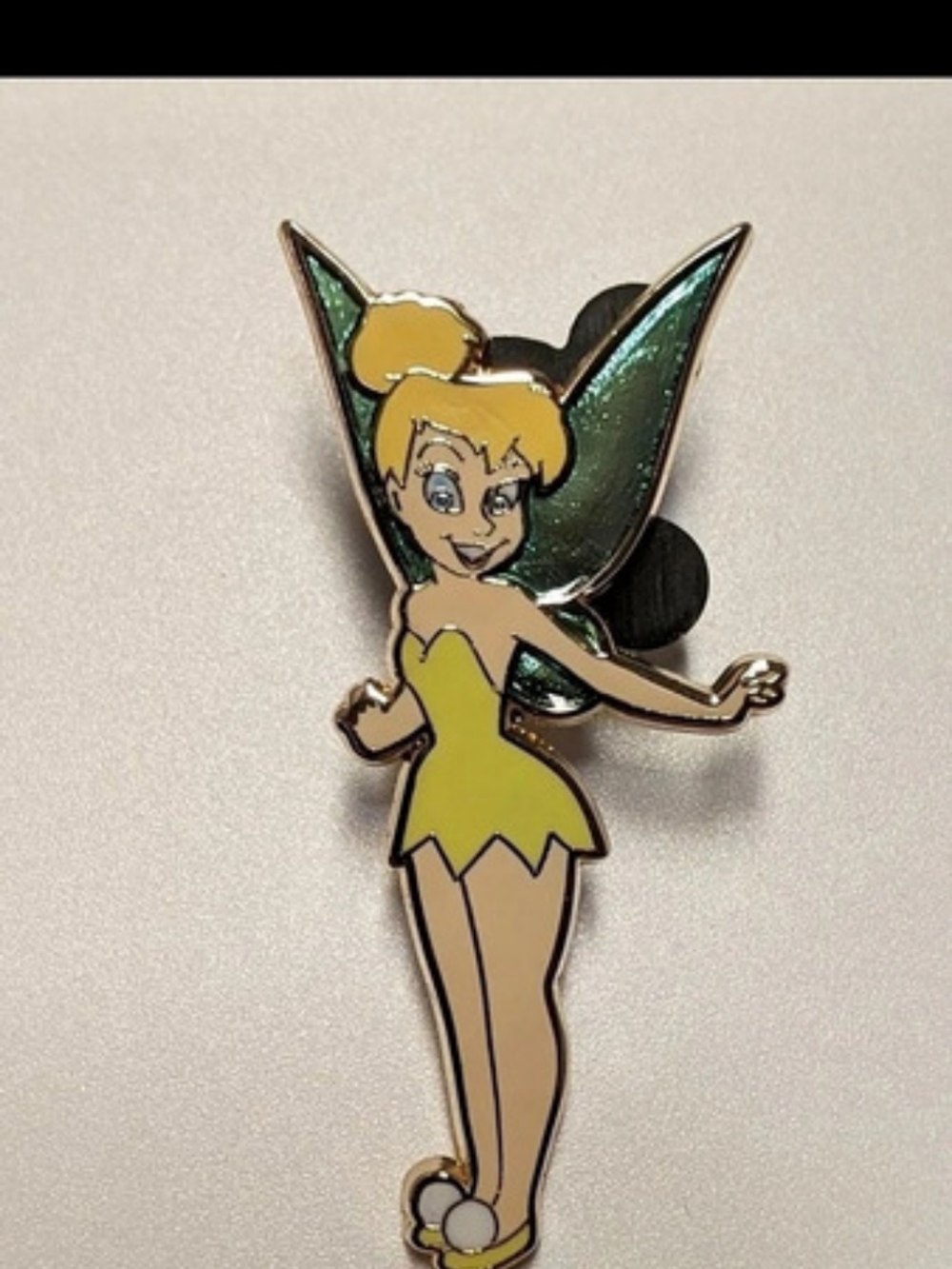 DISNEY TINKER BELL PIN STANDING ARMS OUT SATIN WINGS 2008 TINKERBELL